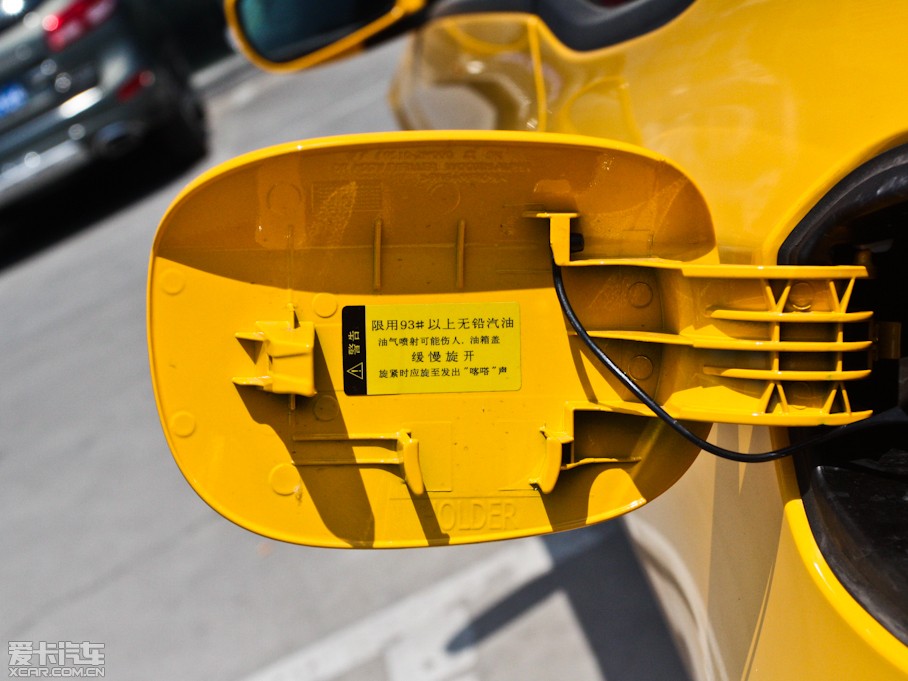 2012��ڶ�˹���� 2.0T �Ԅ�(d��ng)Brembo��