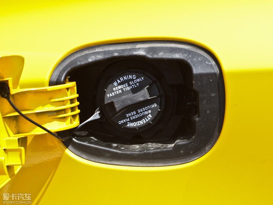 2012��ڶ�˹���� 2.0T �Ԅ�(d��ng)Brembo��