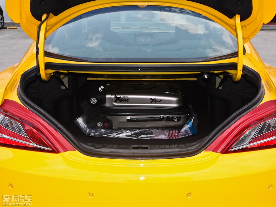 2012��ڶ�˹���� 2.0T �Ԅ�(d��ng)Brembo��