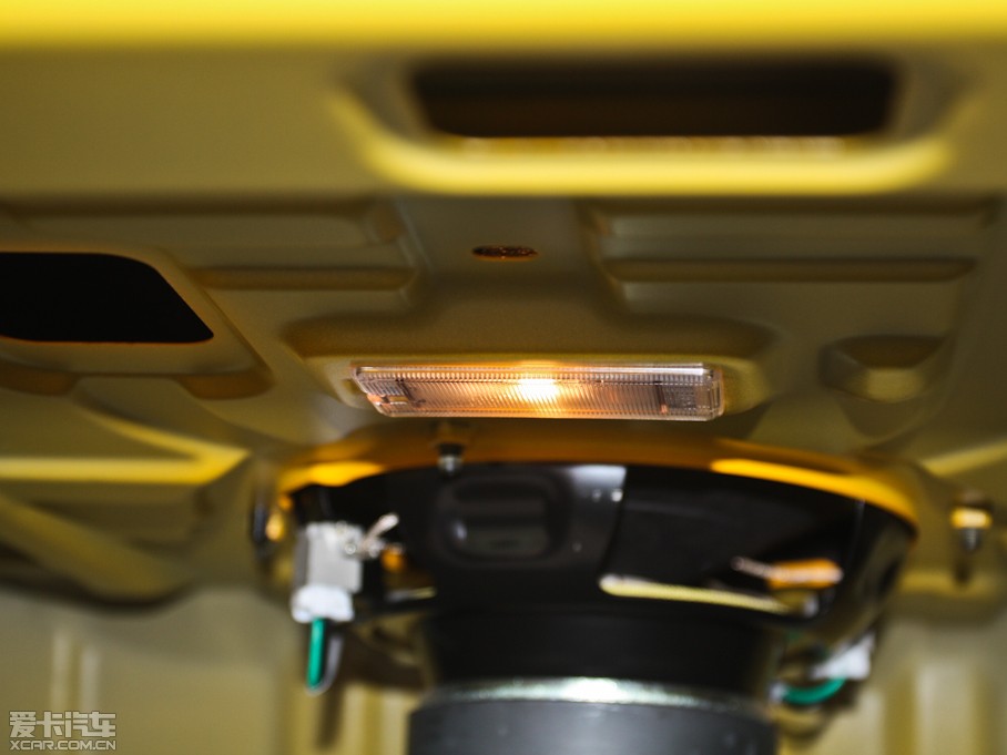 2012��ڶ�˹���� 2.0T �Ԅ�(d��ng)Brembo��