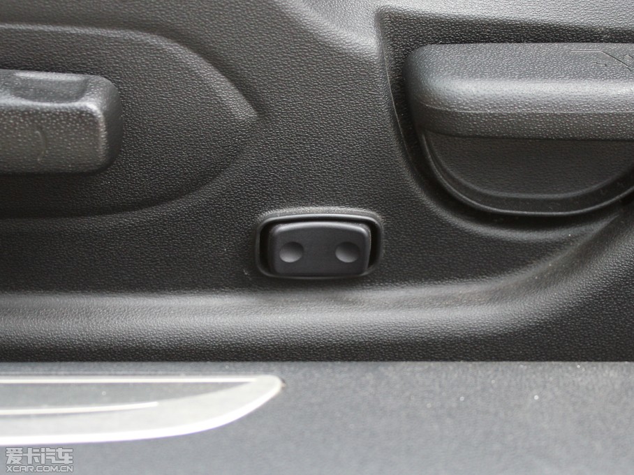 2012��ڶ�˹���� 2.0T �Ԅ��n�Ű�