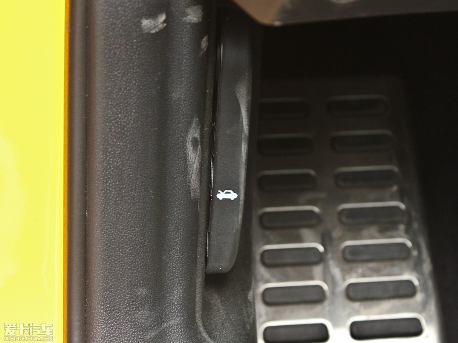 2012��ڶ�˹���� 2.0T �Ԅ��n�Ű�