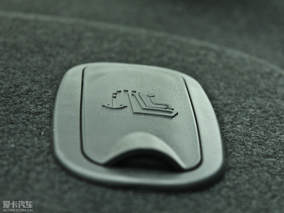 2012��ڶ�˹���� 2.0T �Ԅ�(d��ng)�n�Ű�