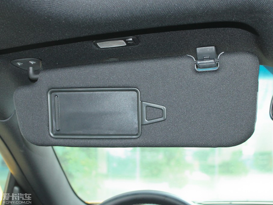 2012��ڶ�˹���� 2.0T �Ԅ�(d��ng)�n�Ű�