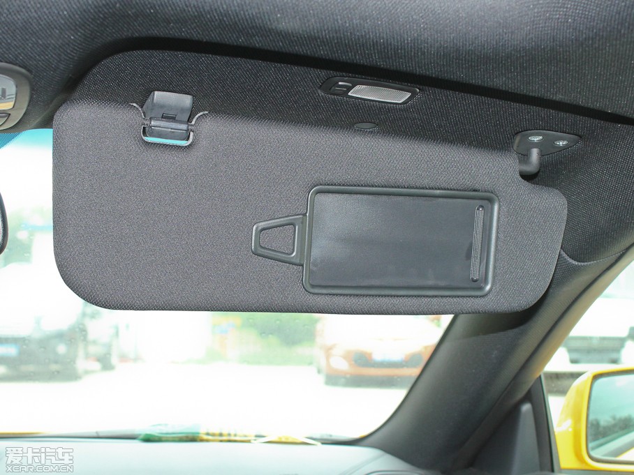 2012��ڶ�˹���� 2.0T �Ԅ�(d��ng)�n�Ű�