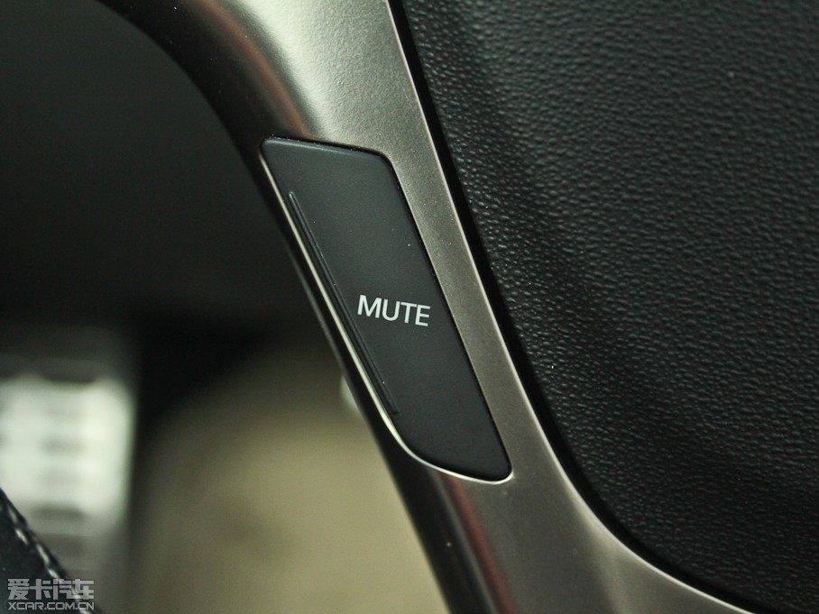 2012��ڶ�˹���� 2.0T �Ԅ��n�Ű�