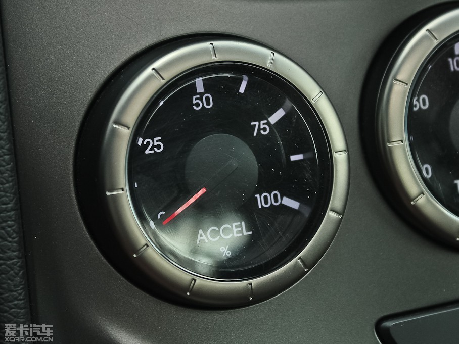 2012��ڶ�˹���� 2.0T �Ԅ�(d��ng)�n�Ű�