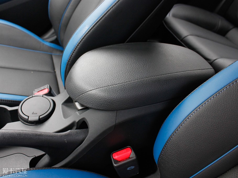 2012Velosterw˼ 1.6T ԄŞ