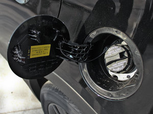 2013款3.0L 自动四驱旗舰版 7座 欧IV 油箱盖