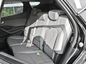 2013款3.0L 自动四驱旗舰版 7座 欧IV 后排座椅
