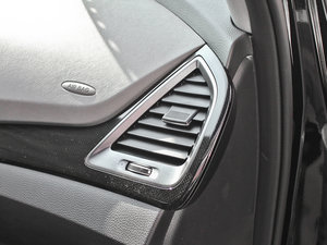 2013款3.0L 自动四驱旗舰版 7座 欧IV 中控区