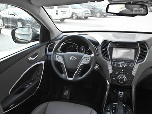 2013款3.0L 自动四驱旗舰版 7座 欧IV 中控区