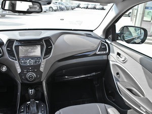 2013款3.0L 自动四驱旗舰版 7座 欧IV 中控区