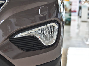 2013款3.0L 7座四驱豪华版 前雾灯