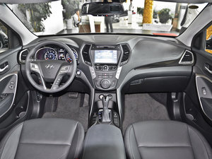 2013款3.0L 7座四驱豪华版 内饰全景