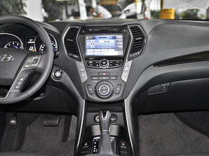 2013款3.0L 7座四驱豪华版 中控台