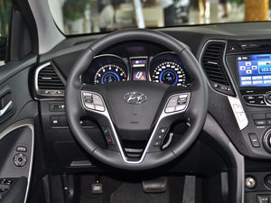 2013款3.0L 7座四驱豪华版 方向盘
