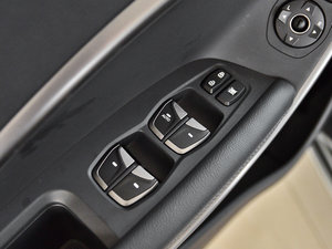 2013款3.0L 6座四驱旗舰版 主驾车窗控制区	