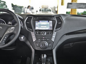 2013款3.0L 6座四驱旗舰版 中控台