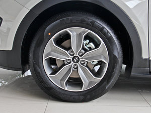 2013款3.0L 7座四驱舒适版 轮圈