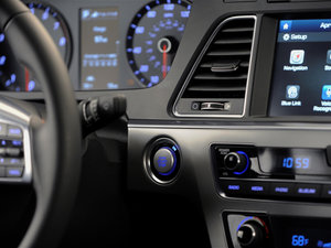 2015��2.0T Sport �п؅^