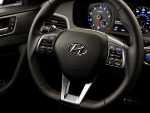 2015��2.0T Sport �п؅^