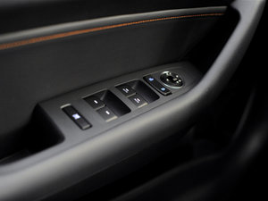 2015��2.0T Sport �п؅^