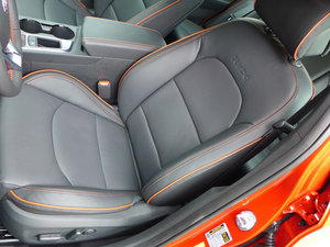 2015款2.0T Sport 空间座椅