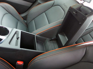 2015款2.0T Sport 空间座椅