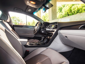 2015款2.0T Sport 空间座椅