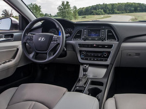 2015款2.0T Sport 中控区