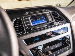 2015款2.0T Sport 中控区
