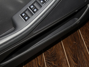 20153.0GDi AWD A ǰTg