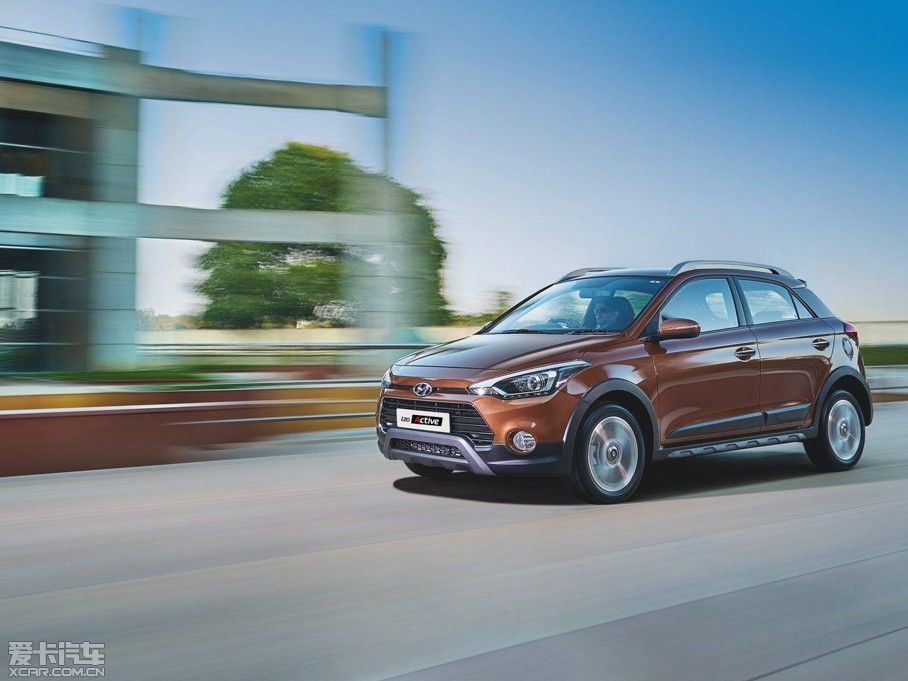 2015��i20 Active