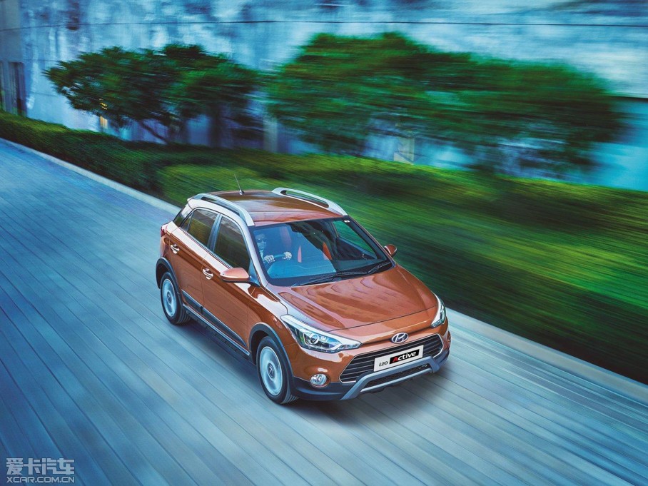 2015��i20 Active