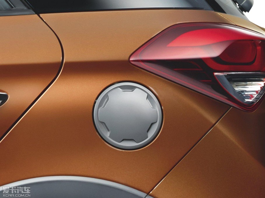 2015��i20 Active