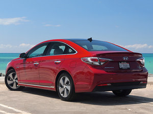 2015款Hybrid 整体外观