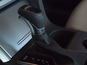 2015款Hybrid 中控区