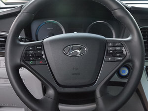 2015款Hybrid 中控区