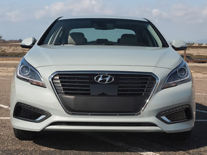 2015款PHEV 整体外观