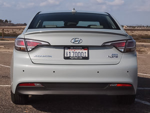2015款PHEV 整体外观