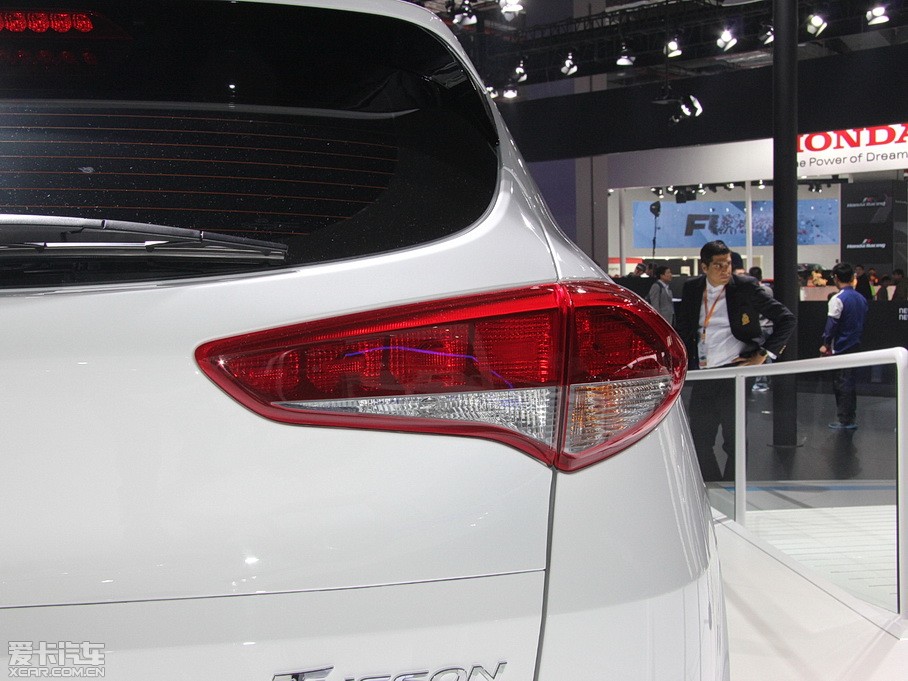 2015;(M) Plug-in Hybrid