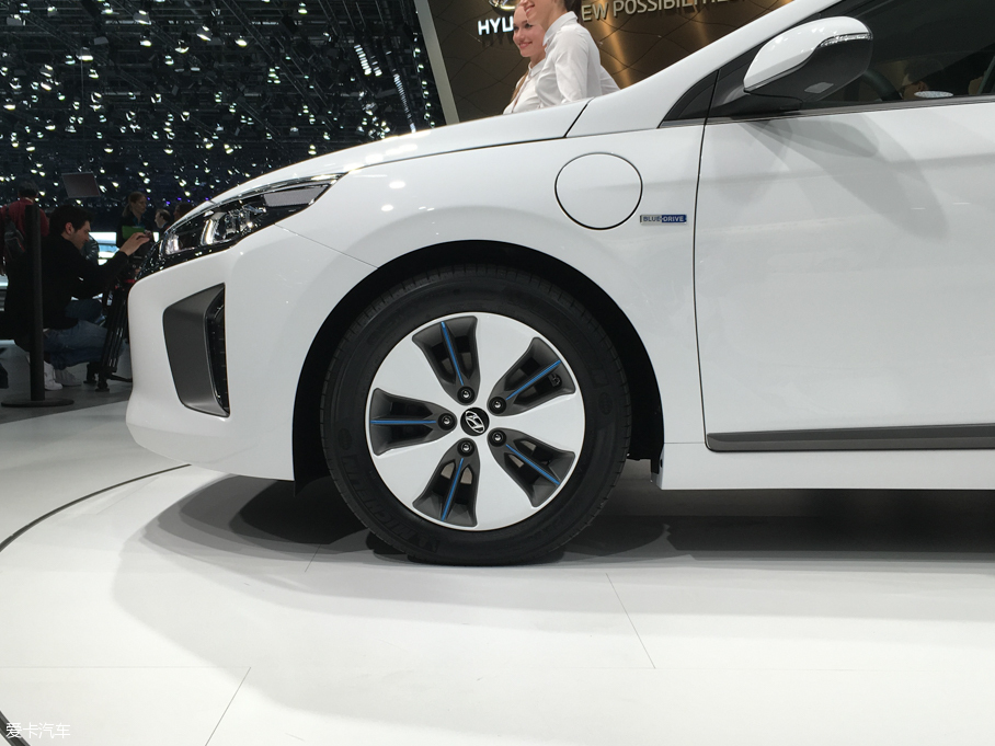 2016I(lng)ONIQ Plug-in