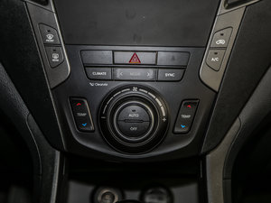 2017款2.0T 四驱领先版 汽油 中控区