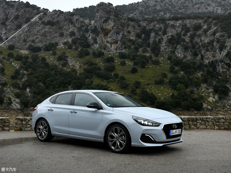 2018��i30(����) Fastback