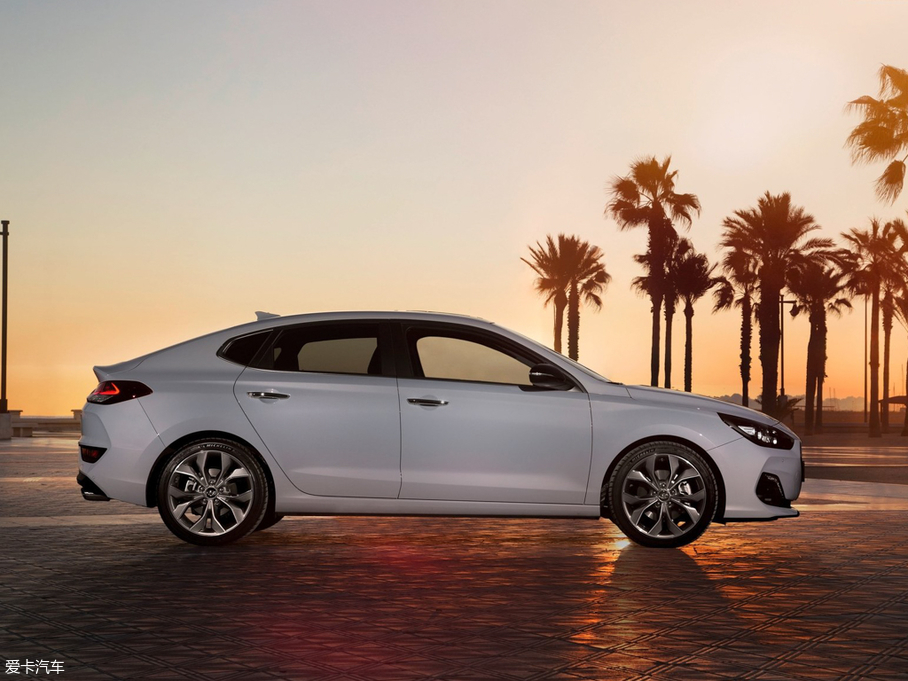 2018��i30(����) Fastback