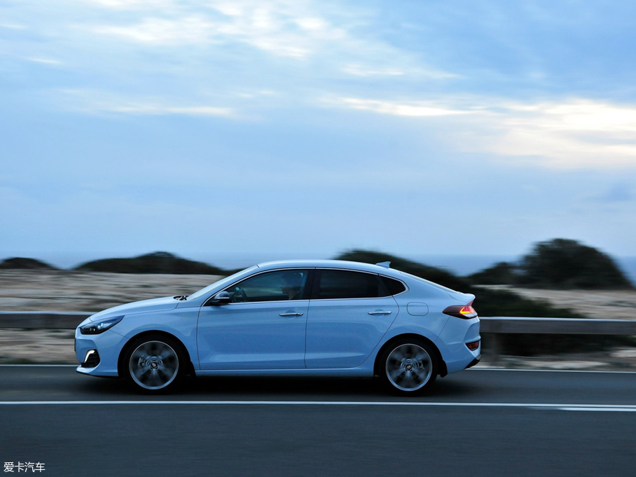 2018��i30(����) Fastback