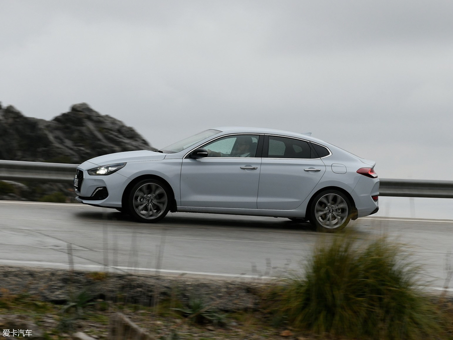 2018��i30(����) Fastback