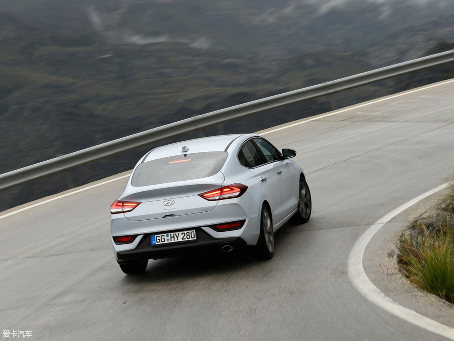 2018��i30(����) Fastback