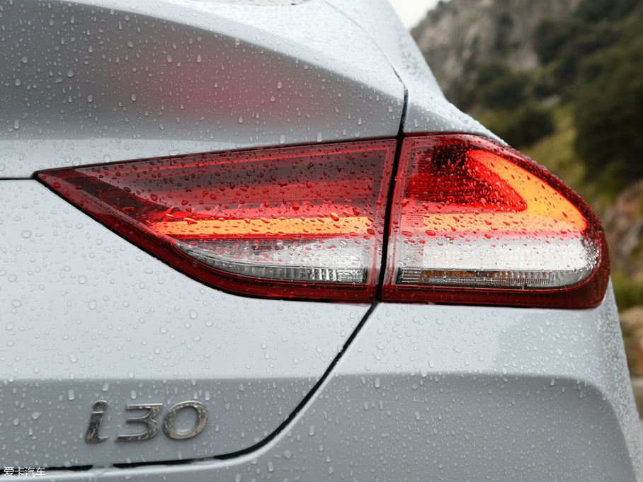 2018��i30(����) Fastback